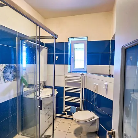 Old Town Apartment *